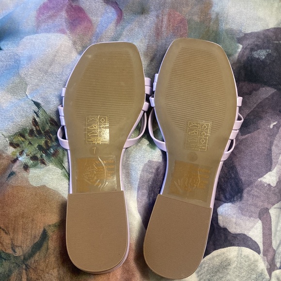 Brand new Joe Fresh heeled open back sandal - Picture 3 of 4